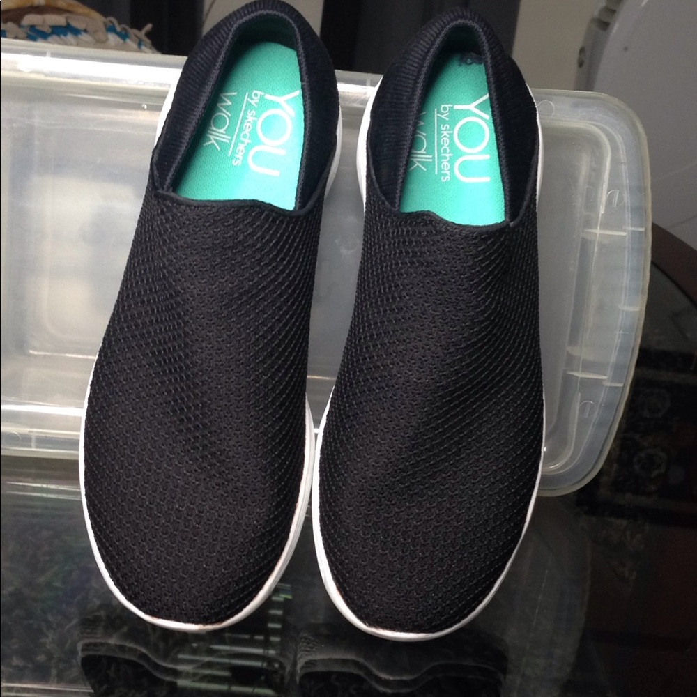 Black Skechers Flats